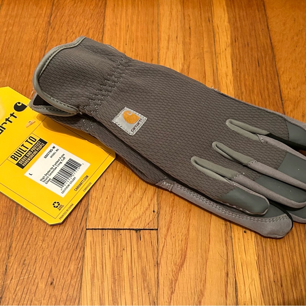 Brand New carhartt women’s high dexterity padded palm touch sensitive gloves
